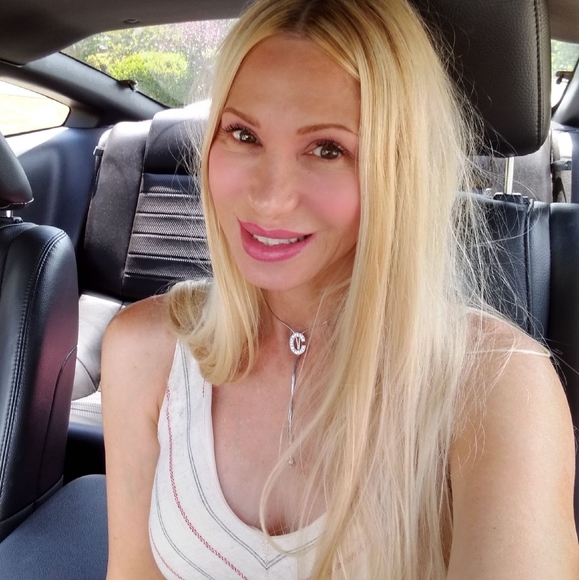 Meet your Posher, Carolyn - Picture 9 of 16